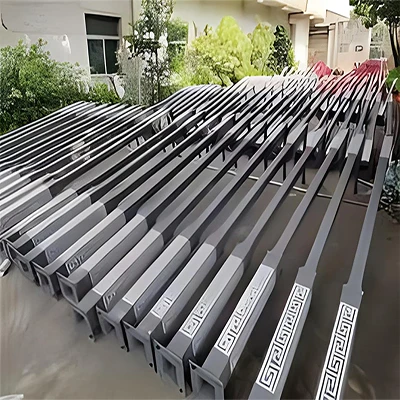 عمود إضاءة مربع 3m-6m Q235 معالجة الجلفنة بالغمس الساخن